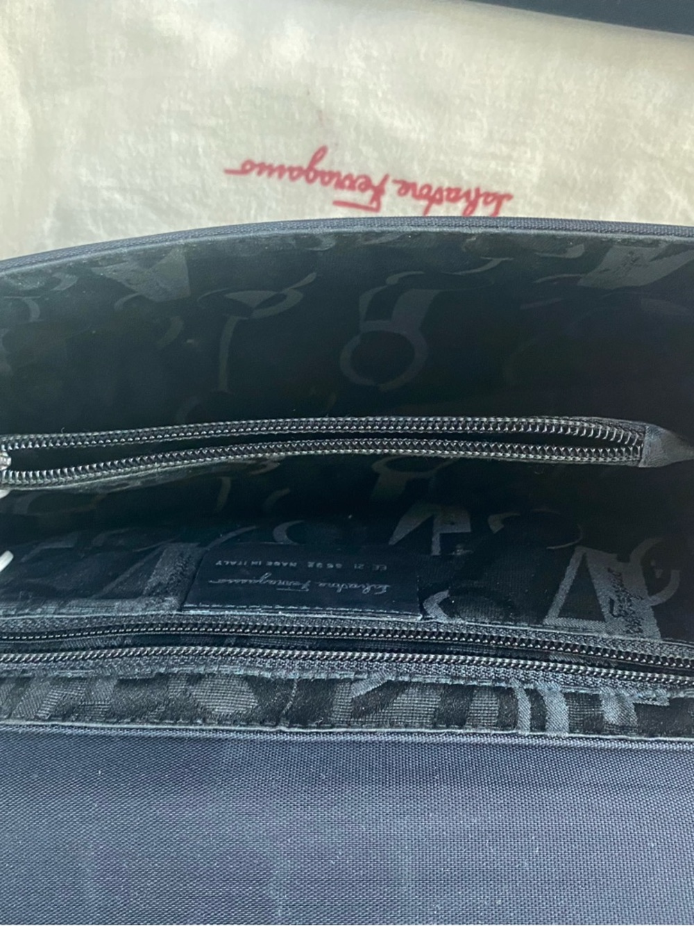 Salvatore Ferragamo Medium canvas Shoulder Bag And Wallet Set Black pre owned - Picture 7 of 17